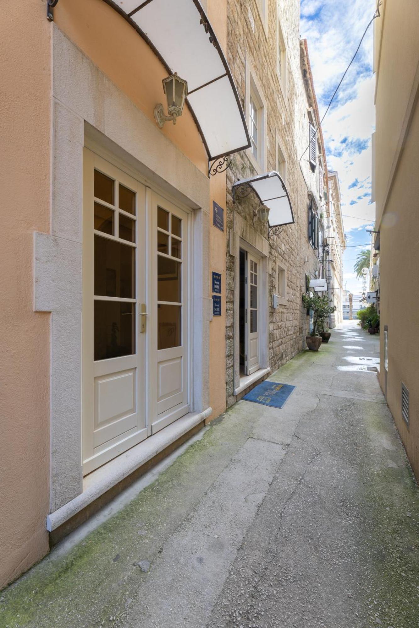 Villa Fontana Trogir Exteriör bild