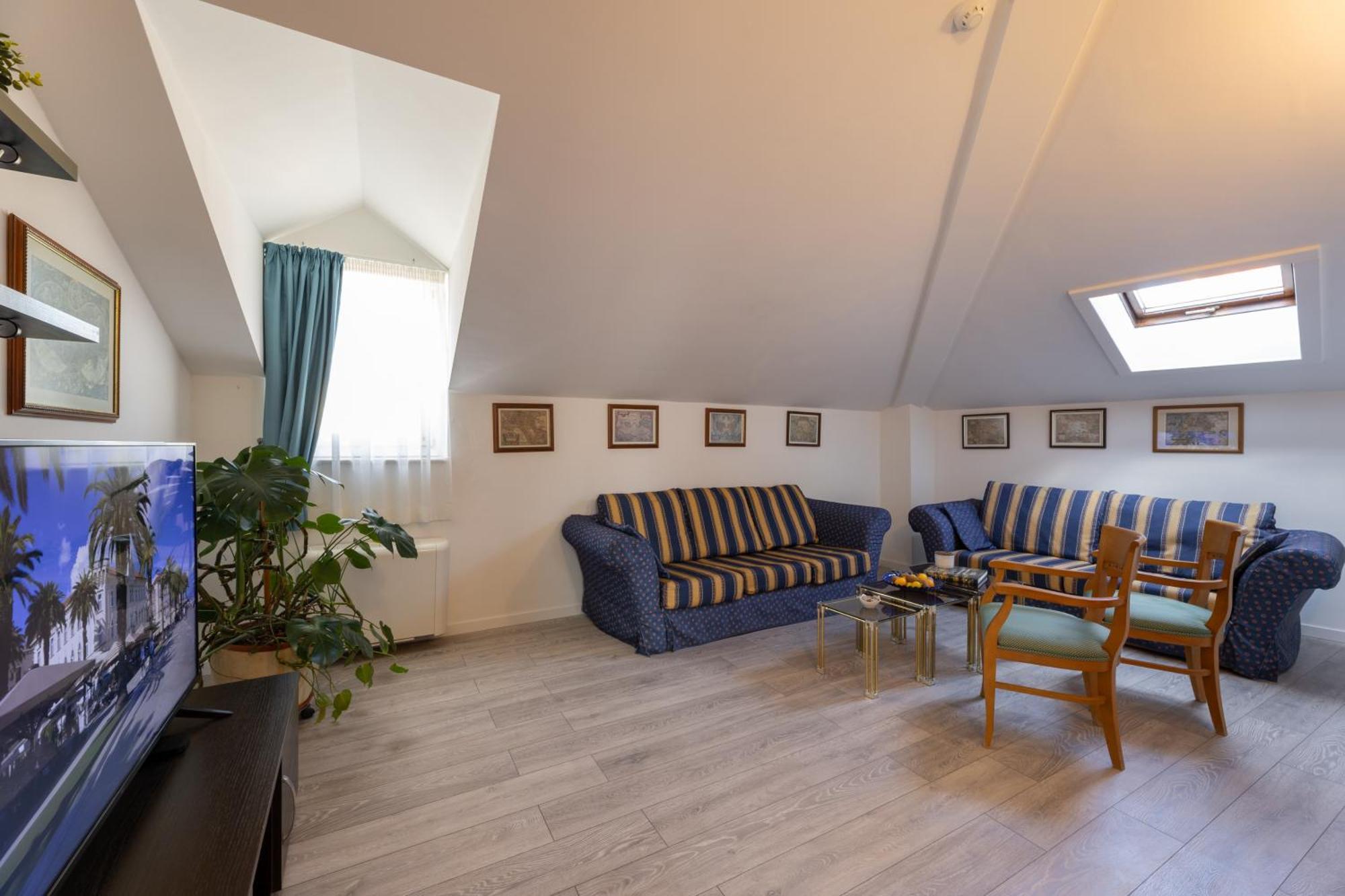 Villa Fontana Trogir Exteriör bild
