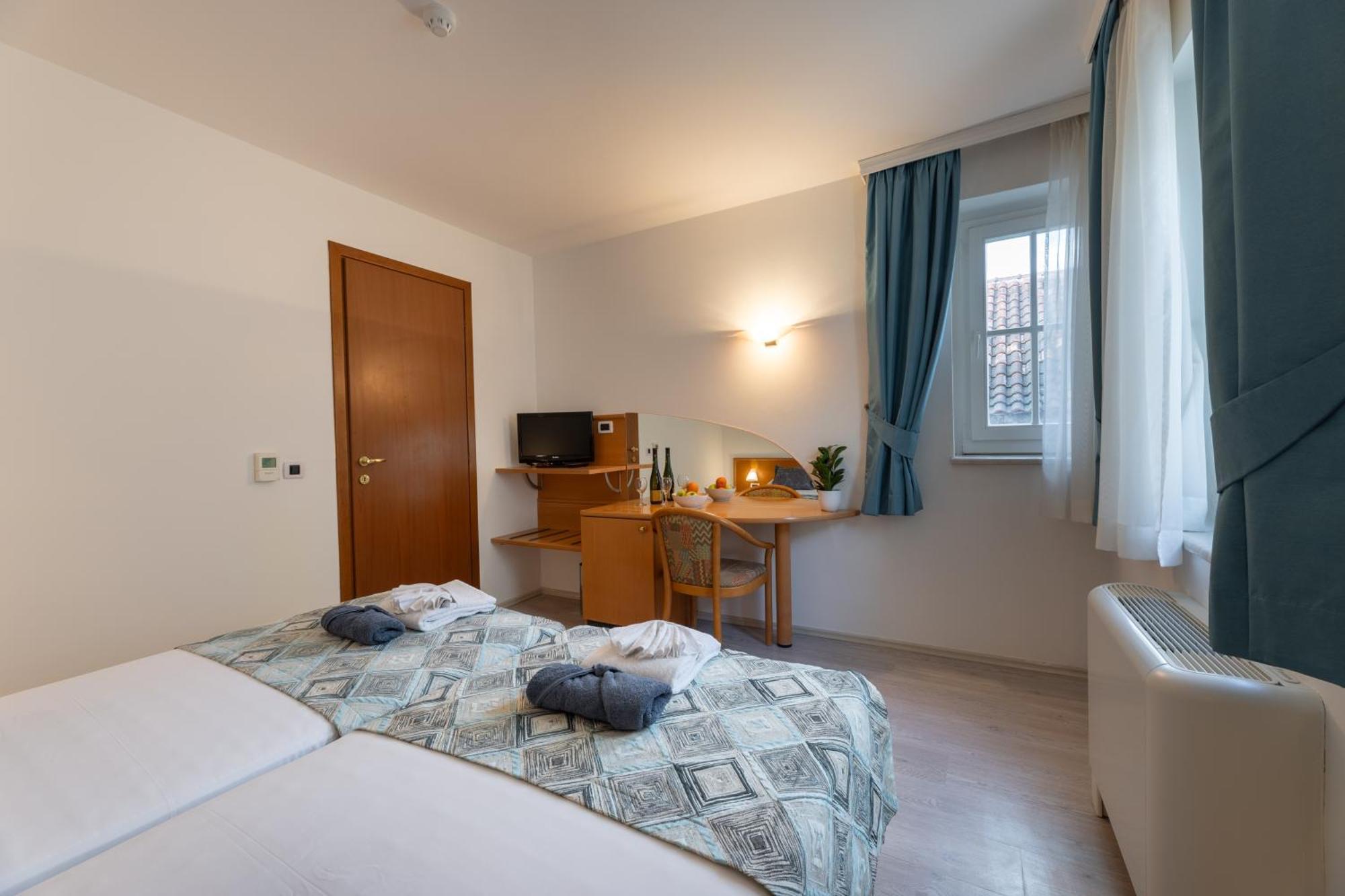 Villa Fontana Trogir Exteriör bild